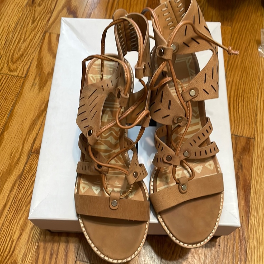 Women's Tan Lace-Up Gladiator Sandals